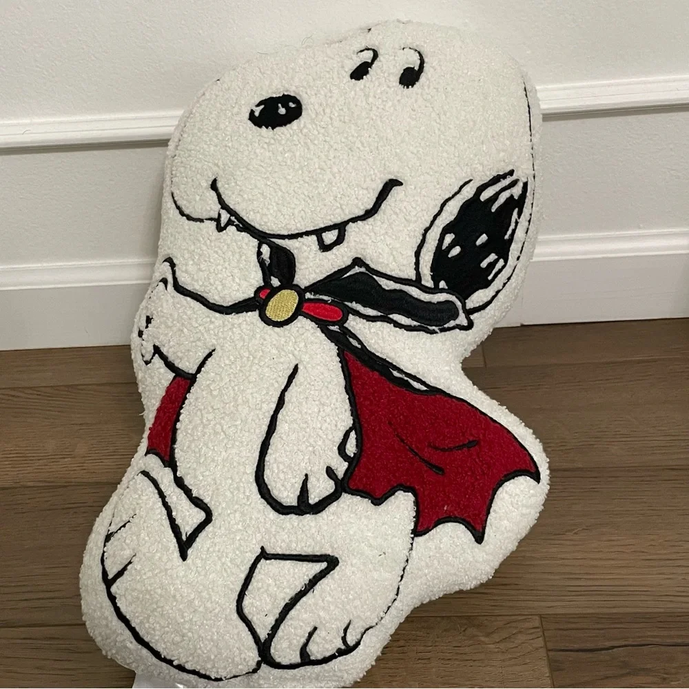 Peanuts Halloween Snoopy Vampire Sherpa Character Pillow 17”‎